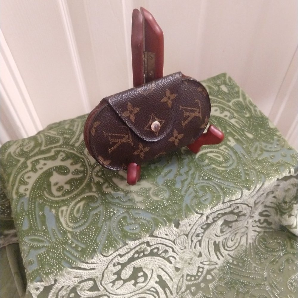 Louis Vuitton Ron 6 Key Case Holder